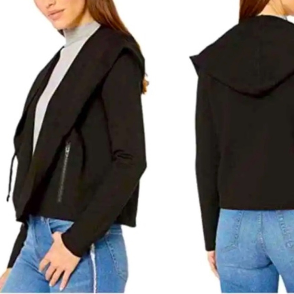 BlANKNYC Sloucky hooded jack in Black with 2 zip pockets and cinch tie.Size S